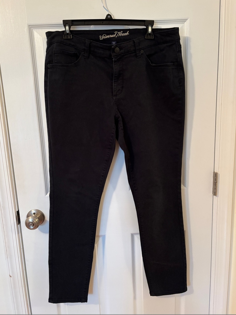 Universal Thread Black Tapered Ankle Jeans